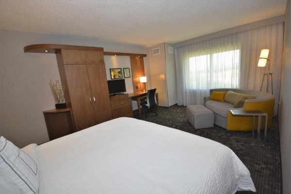 Courtyard by Marriott Asheville Airport image 27